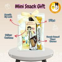 Gambar GHEDUPLAY Hampers Snack Mini Tema Warna Hitam & Putih Ulang Tahun Hadiah Ziplock Free Custom Ucapan kue lebaran 1 paket 12.12 day sembako Pita gift Biru Hijau Kuning Pink - Putih dari GHEduPlay undefined 2 Tokopedia
