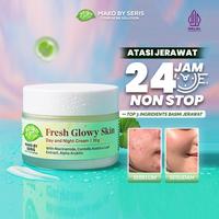 Gambar Mako by Seris Moisturizer Fresh Glowy Skin Day & Night Cream Skincare Pelembab Totol Jerawat Wajah Perawatan Pencerah Mencerahkan Muka Hitam dari Makobyseris undefined 1 Tokopedia