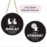 Gambar [COD] Handmadeku -Dekorasi Gantung Aesthetic Tulisan Sedang Sholat / Sedang Istirahat Bolak Balik - putih dari handmade_ku_NEW undefined 1 Tokopedia