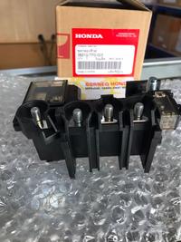 Gambar TERMINAL BATTERY FUSE SIKRING KEPALA AKI MOBIL JAZZ GE RS S MOBILIO FREED BRIO SATYA CITY GM 2 BRV ORIGINAL 2008 - 2021 Car dari BORNEO HONDA undefined 4 Tokopedia
