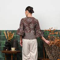 Gambar NONA RARA - Vinci Kopi Pekalongan T4647, Baju kerja batik blouse wanita modern - S dari Nona Rara Batik undefined 4 Tokopedia