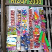 Gambar (UNTUK DIJUAL LAGI) isi 90 mainan laku laris manis serba 2000 Toys dari MASAKKAT STORE undefined 1 Tokopedia