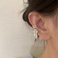 Gambar Anting Anti Tindik Jepitan Bentuk Pita Panjang Menjuntai dari story.of.me undefined 3 Tokopedia