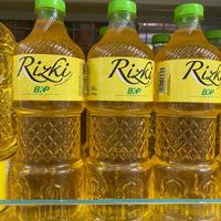 Gambar MINYAK GORENG RIZKI KEMASAN BOTOL 800ml/MINYAK GORENG MURAH JATIM/MINYAK GORENG MURAH SIDOARJO/MINYAK GORENG MURAH SURABAYA/MINYAK GORENG MURAH MOJOKERTO/MINYAK GORENG MURAH GRESIK/MINYAK GORENG HAJATAN/MINYAK GORENG BINGKISAN SEMBAKO/MINYAK GORENG BERKAT dari KaitoHaqiqi undefined 1 Tokopedia
