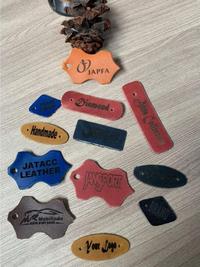 Gambar Custom Label Kulit Asli Hitam Crazyhorse Model A Bahan Full Grain Tahan Lama Cocok Untuk Hijab & Baju Label Brand Dompet - Model A, HitamCrazyhorse dari HL accessorize undefined 4 Tokopedia