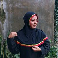 Gambar jilbab Pencak Silat/Hijab Silat/Kerudung silat Muslim Instan - merah kuning dari Sam Aden undefined 2 Tokopedia