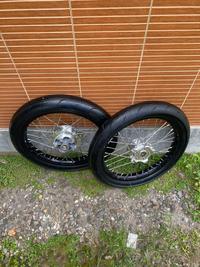 Gambar Velg Jari Jari MX King Ring 17 Ukur 140/160 Ban Kingland CTX Hydra Ukur 90/80 Rata - Scarlet dari Jogja Supermoto Concept undefined 1 Tokopedia