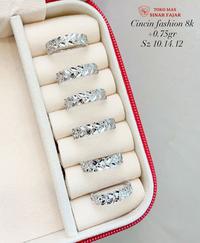 Gambar Cincin emas wanita fashion daun shimmer whitegold kadar 8K/375 dari TOKO MAS SINAR FAJAR CGK undefined 1 Tokopedia