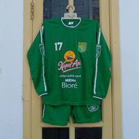 Gambar baju bola persebaya anak laki laki lengan panjang/ setelan baju sepakbola kiper +kaos kaki dari Grosir Santijaya649 undefined 2 Tokopedia