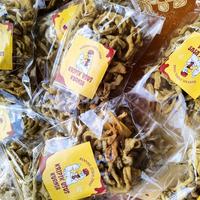 Gambar Kripik Usus Ayam original Crispy Original 500gr Terlaris Khas klaten Camilan Cemilan Food Snack dari KURNIA SNACK KLATEN undefined 5 Tokopedia