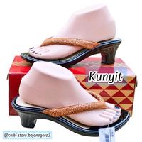 Gambar (( ORIGINAL )) Sandal Calbi Berhias Permata Model Jepit Cantik & Glamour Anti Selip - Cocok Untuk Semua Kegiatan -Wanita Sendal - Hitam Wedges 7cm, 36 dari Calbi Store Bojonegoro undefined 4 Tokopedia