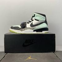 Gambar Sepatu Second Nike Air Jordan Legacy 312 Iglo Size 42,5 Original Guarantee 100% dari Dhea Kusuma Sneakers undefined 3 Tokopedia