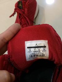 Gambar Jordan future red dari Jordanfuture undefined 3 Tokopedia
