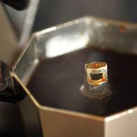 Gambar OneTwoCups Espresso Coffee Maker Moka Pot Teko Filter - JF112 - 100 ml dari Okunoshima Store undefined 5 Tokopedia