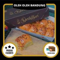 Gambar Kartika Sari Pisang Bolen Ukuran Kecil - Oleh Oleh Kue Bandung dari Bolu Ketan Item Bandung undefined 5 Tokopedia