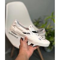 Gambar PREMIUM Slip BNIB On Sepatu MOMA Vans dari suksesjaya33 undefined 1 Tokopedia