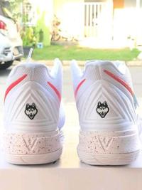 Gambar NIKE KYRIE 5 HUSKIES WHITE dari Diatmika320 undefined 2 Tokopedia