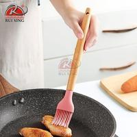 Gambar RUI XING Silicone Brush / silicone utensile / kuas masak silikon - Ungu dari Banayya-Kitchenware undefined 1 Tokopedia