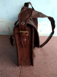 Gambar TAS SELEMPANG KULIT - TAS SEPEDA ONTEL PAKAI SLEMPANG - TAS ONTHEL - dari Atika Wirda Murni undefined 1 Tokopedia
