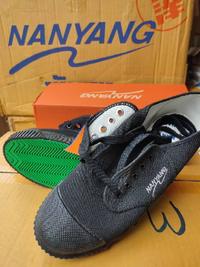 Gambar sepatu takraw nanyang dari merdekaastore undefined 2 Tokopedia
