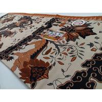 Gambar KAIN BATIK PREMIUM SERAGAM KERATON CIREBON SAMPING MOTIF SINGA BARONG - Putih dari Neng Amiirah undefined 2 Tokopedia