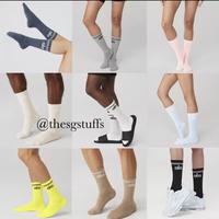 Gambar sale ALO YOGA Unisex Throwback Sock/kaos kaki olahraga/kaus kaki dari Accessorey undefined 2 Tokopedia