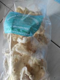 Gambar Kerupuk Melarat. Krupuk Mlarat. Krupuk Cirebon. Kerupuk Miskin Murah - Trasi dari Azana Snack undefined 3 Tokopedia