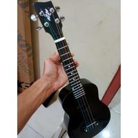 Gambar UKULELE MURAH SENAR3 DAN SENAR 4/UKULELE SENAR 4 DAN SENAR3/KENTRUNG dari Madinahmart. undefined 1 Tokopedia