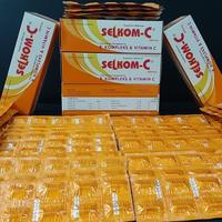 Gambar Satu Dos isi 10 Strip - 100 Kapsul SELKOM C Multivitamin Suplemen dari SAFIRALKJ undefined 4 Tokopedia