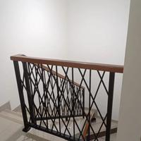 Gambar railing pengaman tangga pegangan kayu dari derajat gorden undefined 1 Tokopedia