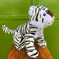 Gambar mainan boneka hewan macan harimau putih coklat panjang 30cm - Cokelat dari Animallstoree undefined 5 Tokopedia