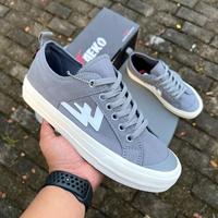 Gambar Sepatu Sneakers Aekoshoes Two Years Low Grey - TwoYears Grey, Kaos Kaki dari ORILOOKSTORE undefined 1 Tokopedia