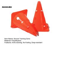 Gambar Moon * Square Bottom Football Training Cone Peralatan Sepak Bola dari amin0111 undefined 2 Tokopedia