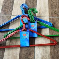 Gambar Gantungan Baju Kawat / Hanger 88 / Hanger Kawat Warna 1 pak Isi 10 pcs dari Qia_Houseware undefined 2 Tokopedia