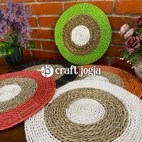 Gambar Placemat Tatakan Piring Dan Gelas Kerajinan Anyaman Jogja B.CRAFTJOGJA - Kuning Nat, D20 dari b.craftjogja undefined 1 Tokopedia