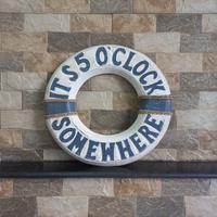 Gambar Dekorasi Pajangan Pelampung It's 5 O'Clock Hiasan Dinding Home Decor dari Homdec By D&A undefined 2 Tokopedia
