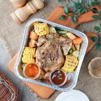 Gambar HAMPERS LEBARAN PARCEL RAMADHAN ROASTED CHICKEN GARLIC BUTTER ROSEMARY dari Konya storee undefined 2 Tokopedia