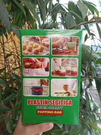 Gambar Plastik Segitiga Penghias Kue | Piping Bag Papping Bag Segitiga 1pack dari King Powder ID undefined 2 Tokopedia