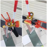 Gambar mini prisma model topcon + mini stick + tripod jepit / m pipkte 9330ux dari Syarahil undefined 1 Tokopedia