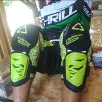 Gambar Deker Lutut Pendek Leatt Knee Protector Leat Hybrid Short Soft Comfort Termurah dari Zona Mantel undefined 2 Tokopedia