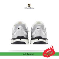 Gambar Sepatu Sneakers Pria NIKE P-6000 GRI SPOR AYAKKABI SILVER METALLIC ORIGINAL BNIB Guarantetrusted - 42 dari 2trusted Bandung undefined 2 Tokopedia