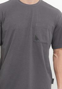 Gambar FILA T-Shirt Pria Georgy - Charcoal - M dari FILA Official Store undefined 5 Tokopedia