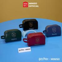 Gambar Miniso x Harry Potter Tas Kosmetik Persegi Gaya Hogwarts dari Raww store undefined 2 Tokopedia