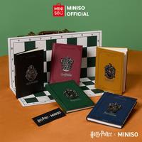 Gambar Miniso x Harry Potter A5 PU Embossment Hardcover Book Notebook Series Hogwarts Buku Catatan 96 Lembar Gryffindor Ravenclaw Slytherin Hufflepuff dari Raww store undefined 1 Tokopedia