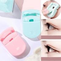 Gambar Penjepit Bulu Mata Mini Travelling Travel Jepitan Pelentik Lentik Portable Portabel Kecil Gaya Jepang Korea Eyelash Curler Clipper Praktis Mudah Dibawa Pergi Bepergian Jalan Perjalanan dari Daily Mart.Official Store undefined 2 Tokopedia