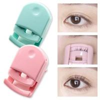 Gambar Penjepit Bulu Mata Mini Travelling Travel Jepitan Pelentik Lentik Portable Portabel Kecil Gaya Jepang Korea Eyelash Curler Clipper Praktis Mudah Dibawa Pergi Bepergian Jalan Perjalanan dari Daily Mart.Official Store undefined 3 Tokopedia
