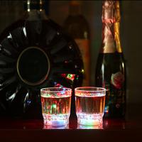 Gambar Terbaru, 1pc New Colorful Glowing Cup Pour Water and It Lights Up Inductive Transparent Cup KTV Bar dari Kitnight undefined 3 Tokopedia