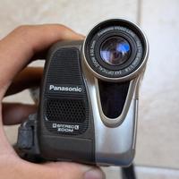 Gambar Panasonic NV-GS17EB Handycam Camera Digital Kamera Digicam Video Camcorder X Canon Kyocera Yashica Panasonic Lumix dari KYOPTICS undefined 2 Tokopedia