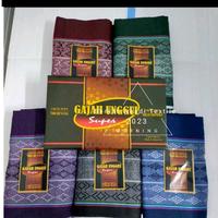 Gambar TERBARU Grosir isi 10.pcs - Sarung Tenun Murah Berkualitas Pria Dewasa dari Miya Arsa undefined 3 Tokopedia