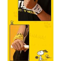 Gambar Alina Wrist Band | Wristband Olahraga Victor X Hello Kitty Snoopy One dari manisan irsan undefined 5 Tokopedia